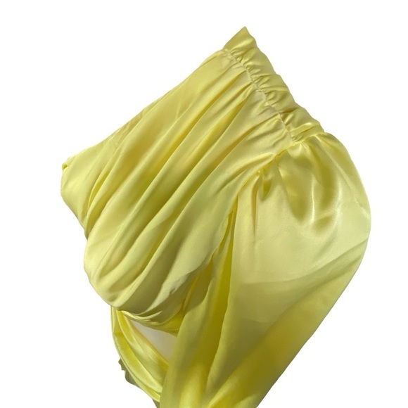 Gigii’s Yellow Satin Asymmetric One Shoulder Slit Ruched Maxi Dress Size Small - Picture 8 of 12